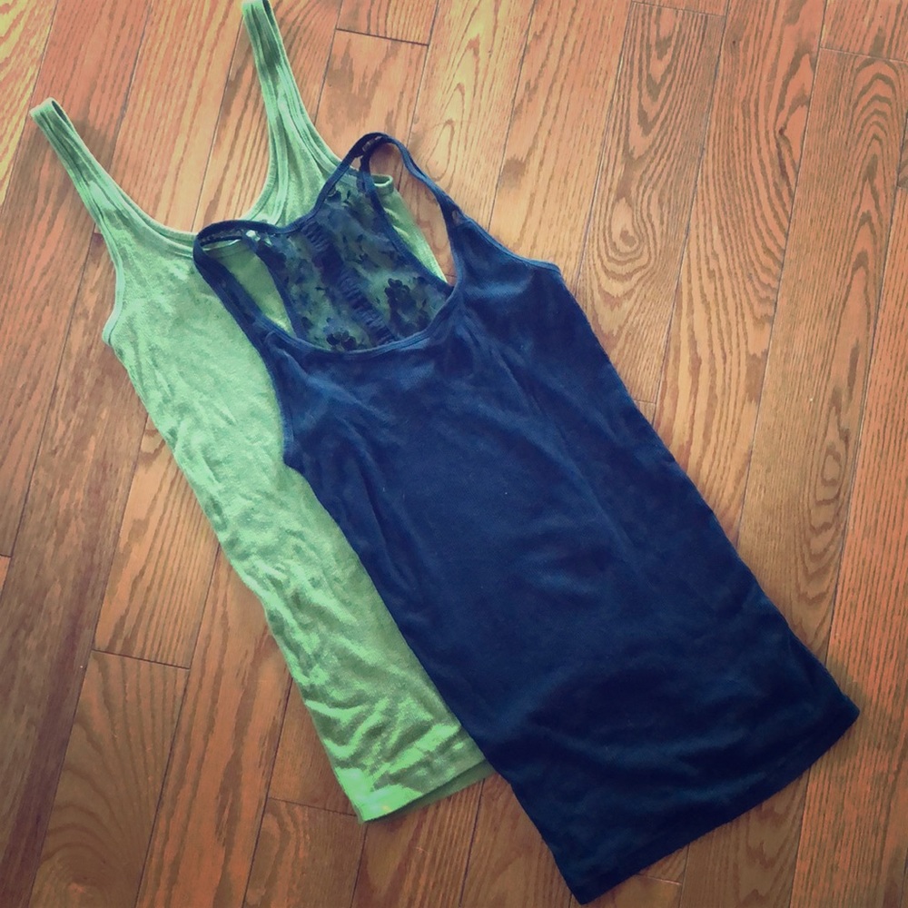 Lot of 2 Stretchy Tank Tops